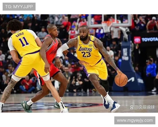 湖人重塑阵容冲击季后赛詹姆斯领衔新赛季冲锋再次挑战冠军梦想一