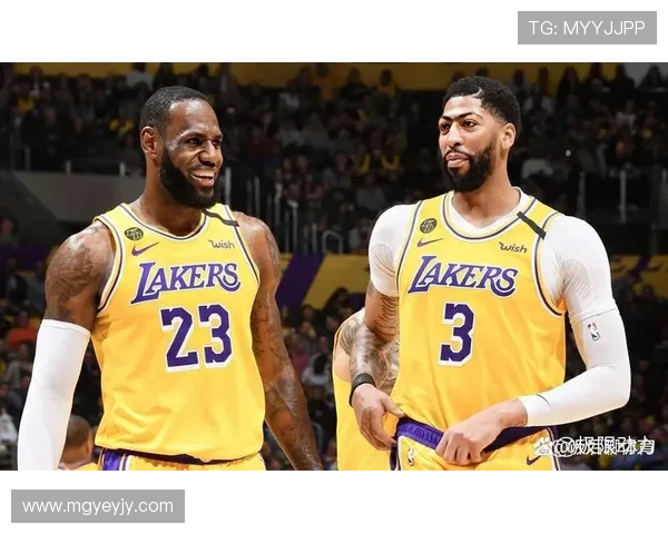 詹姆斯携手浓眉领衔湖人季前赛开局大胜 争冠之路再现强势信号